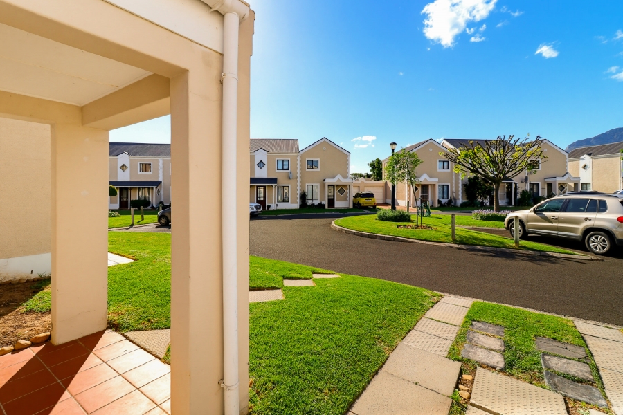 2 Bedroom Property for Sale in Heritage Park Western Cape